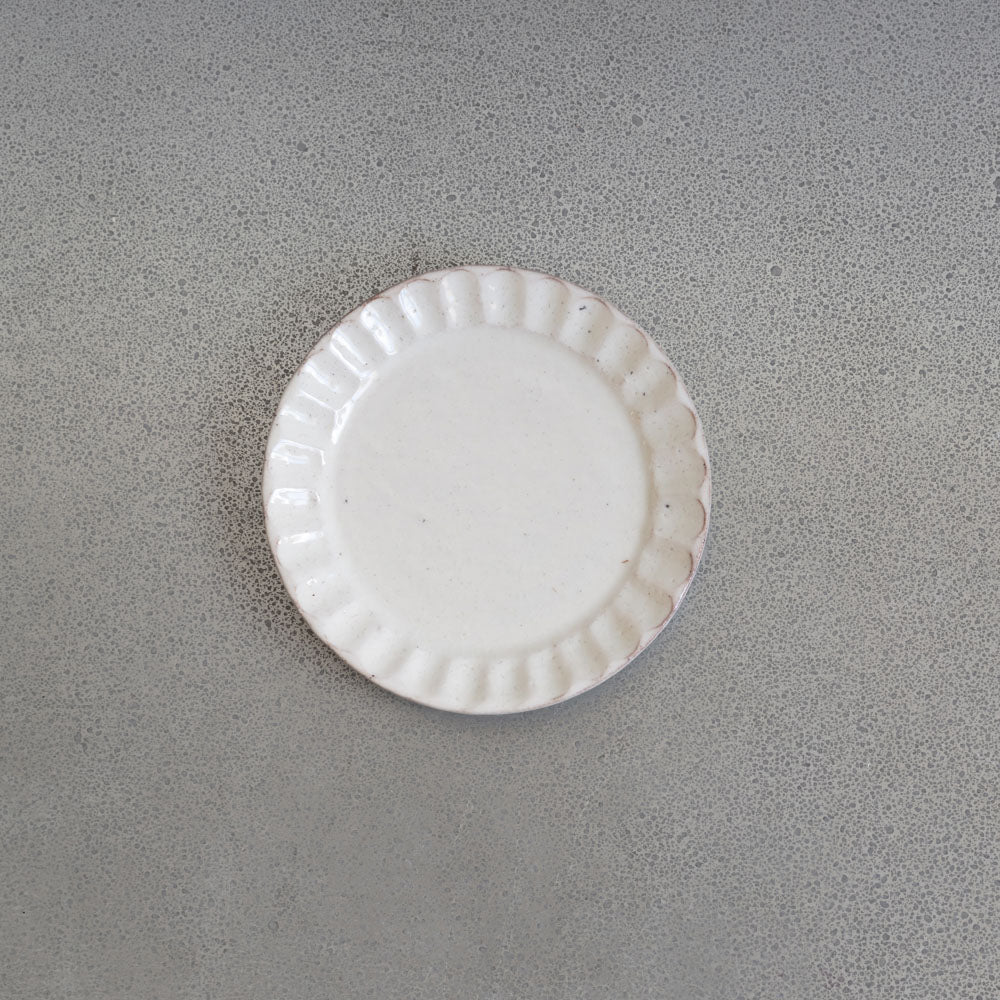 Assiette cannelée Kohiki Shima - Blanche - Image 2