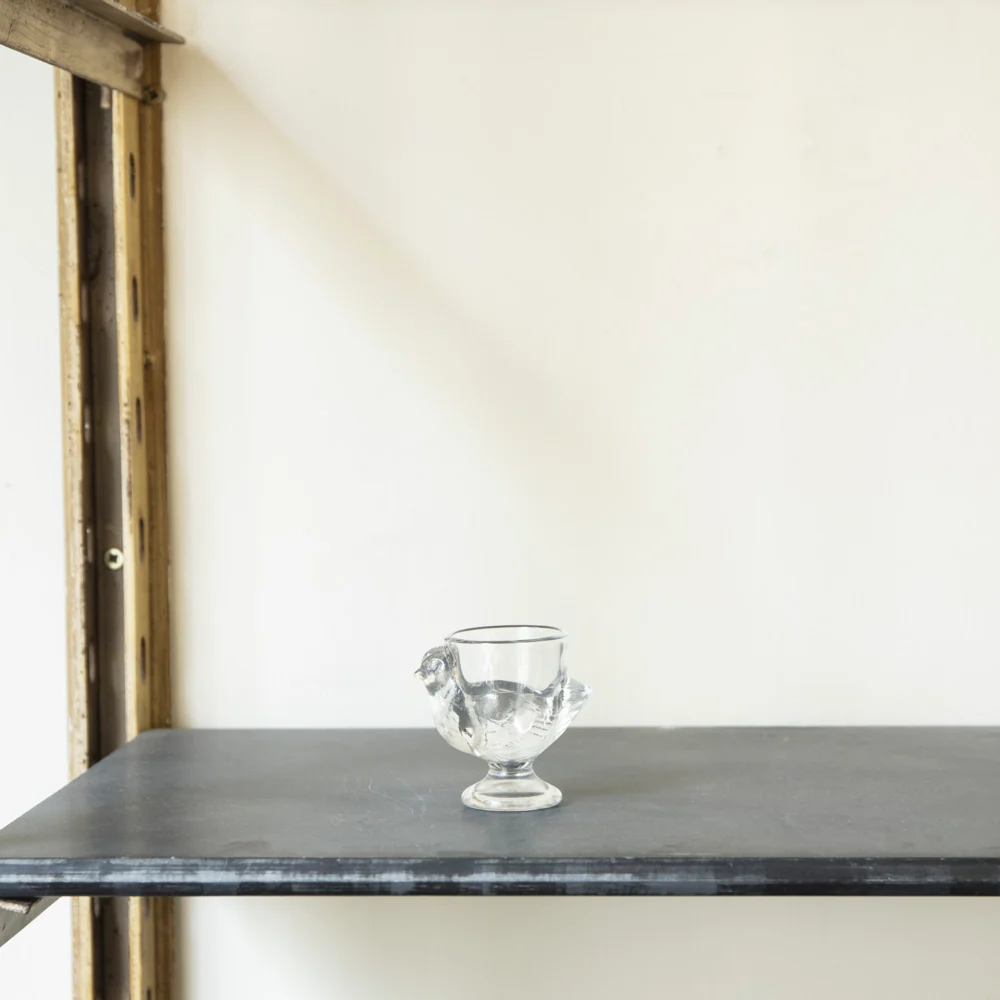 Coquetier poule en verre pressé - Image 3