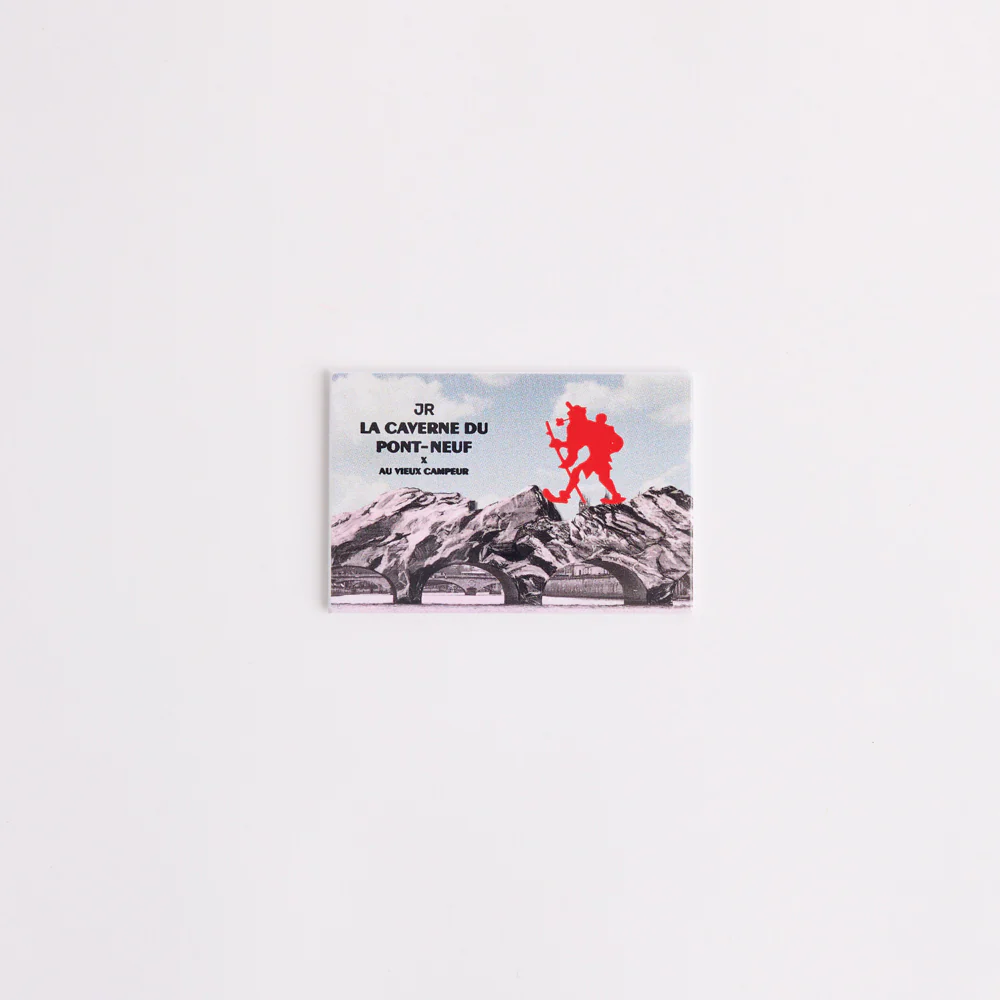 Magnet Noir, Blanc & Rouge - La Caverne du Pont-Neuf x Au Vieux Campeur