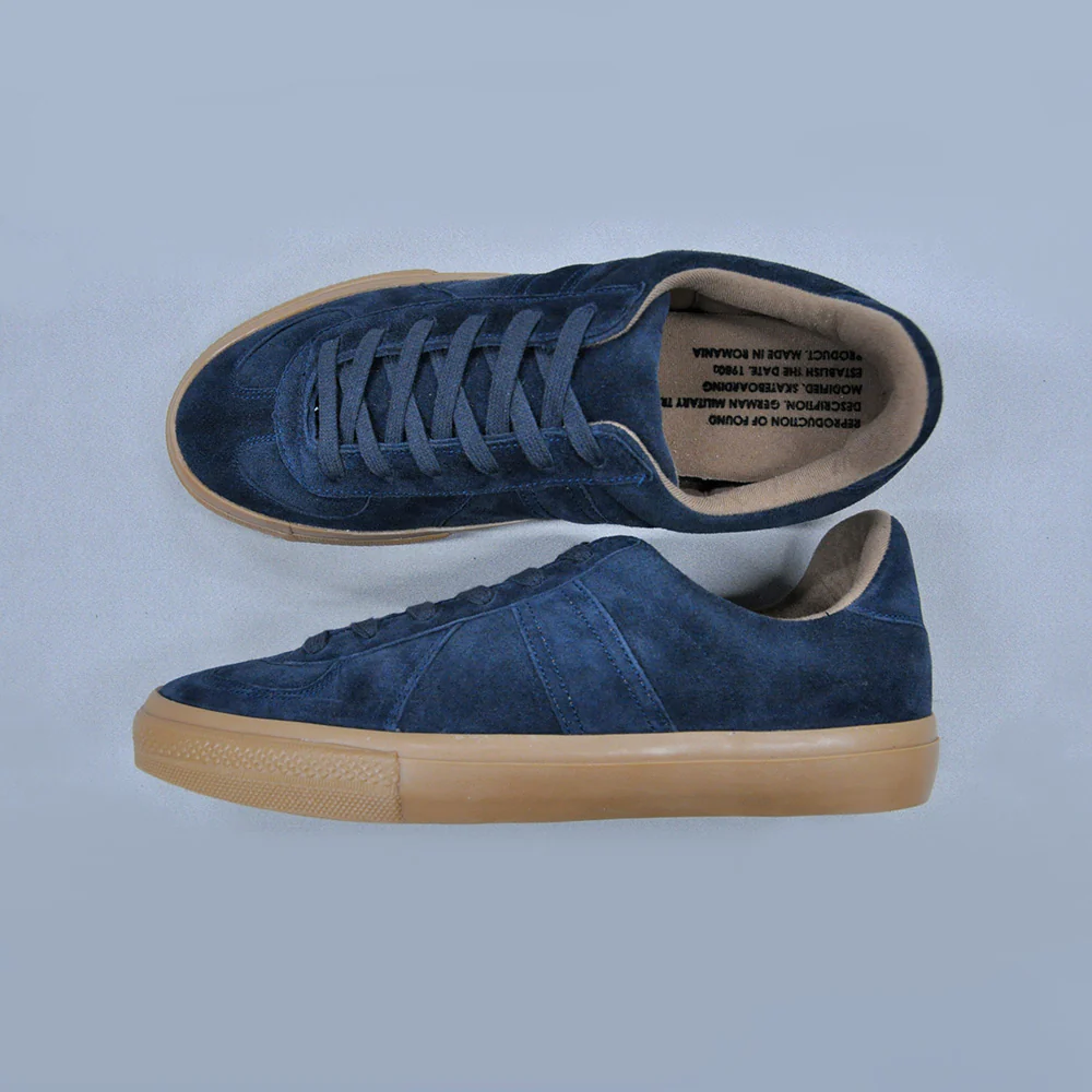 REPRODUCTION OF FOUND - Baskets 4700S - Marine Suede