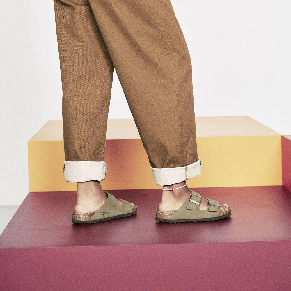 Birkenstock - Sandales Lit de pied souple Arizona - Taupe - Image 9