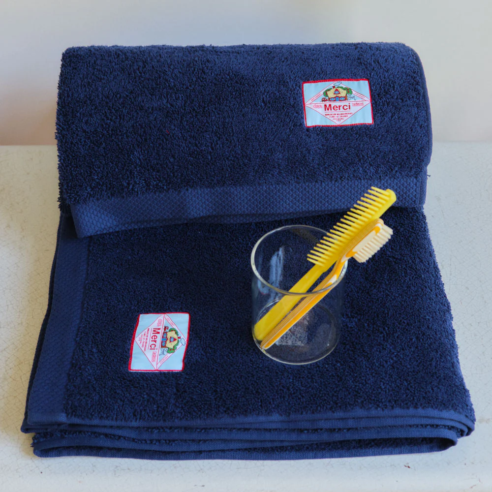 Serviette de bain en éponge - Bleu Nuit - Image 2